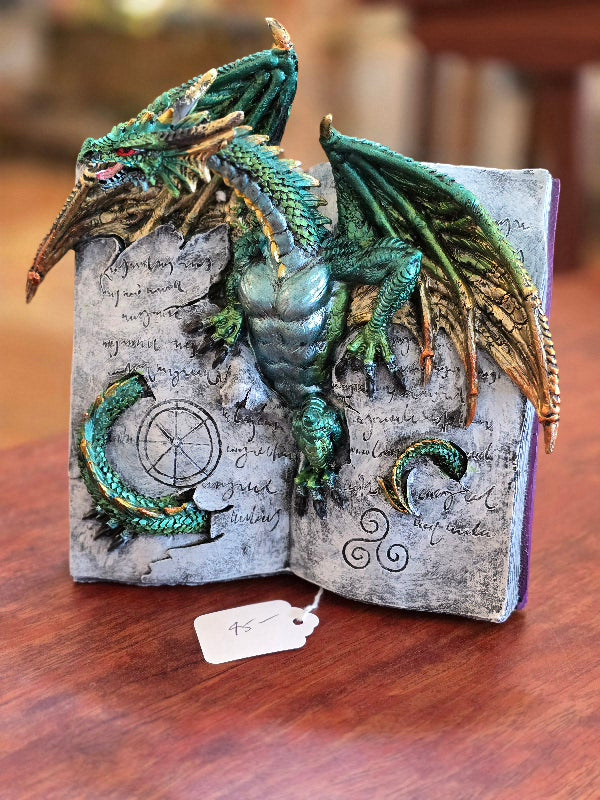 Spellbound Chronicle – Emerald Dragon Grimoire